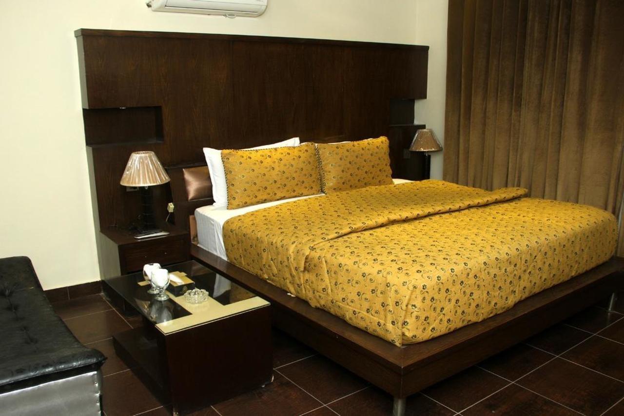 Bling Hotel International มุลตาน ภายนอก รูปภาพ