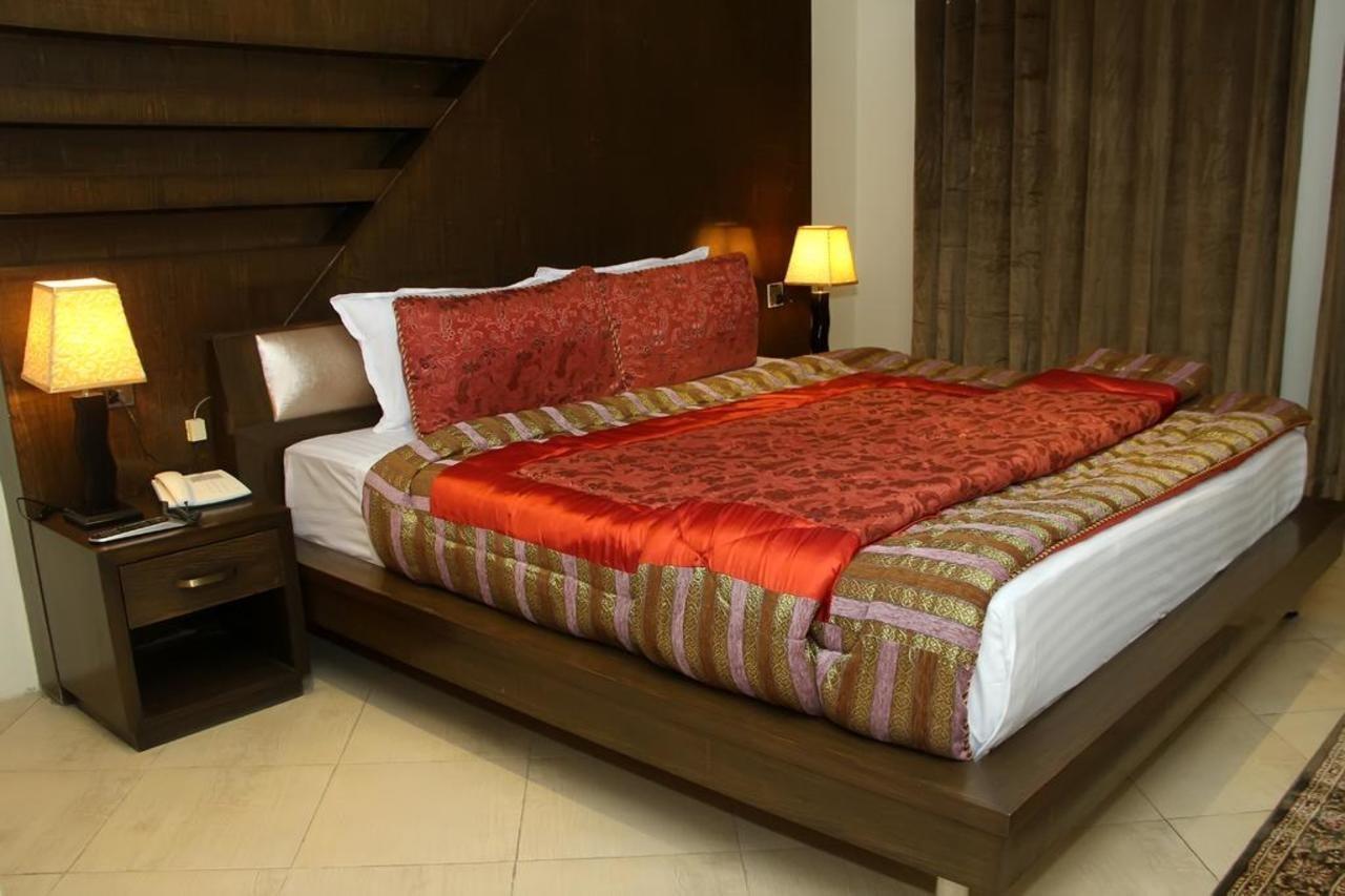 Bling Hotel International มุลตาน ภายนอก รูปภาพ