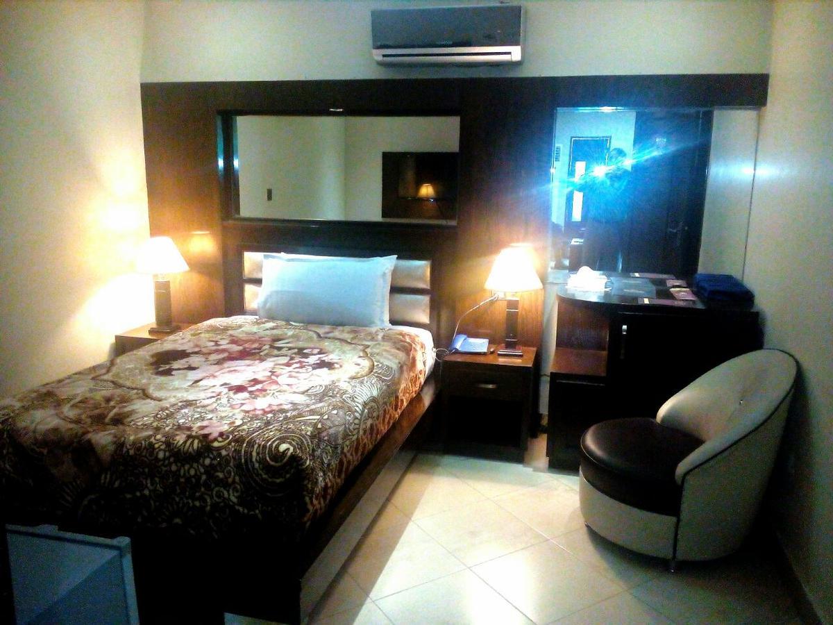 Bling Hotel International มุลตาน ภายนอก รูปภาพ
