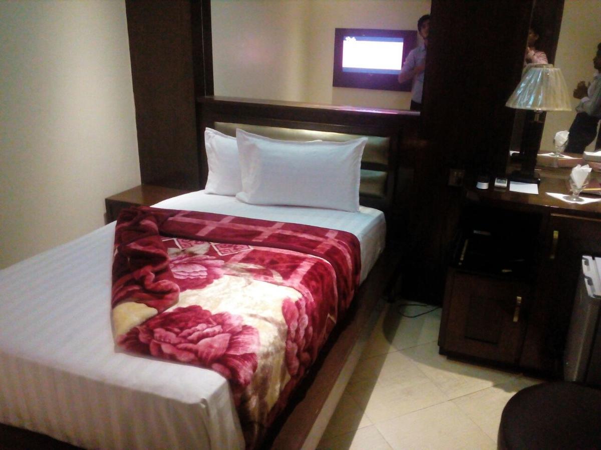 Bling Hotel International มุลตาน ภายนอก รูปภาพ