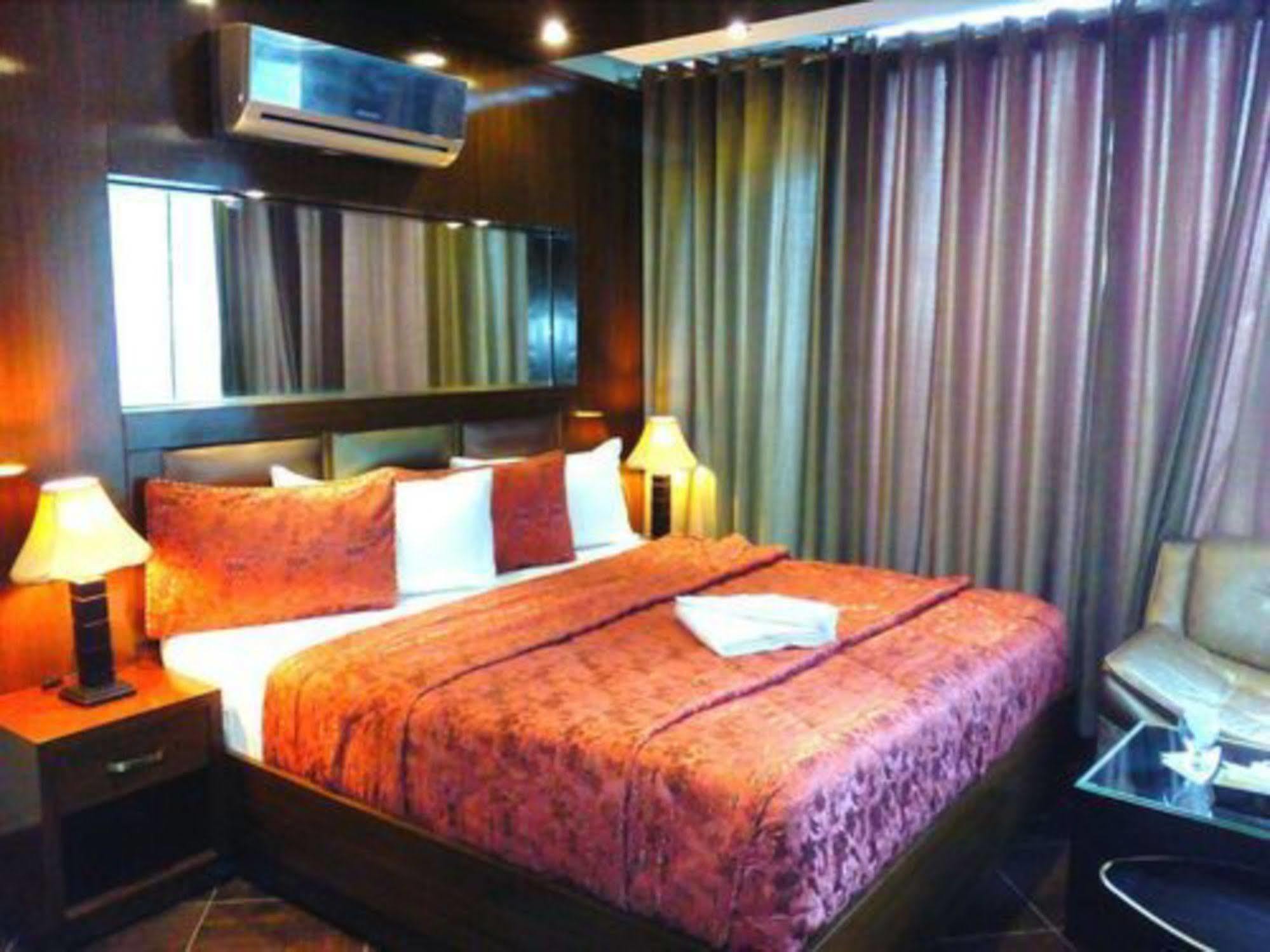 Bling Hotel International มุลตาน ภายนอก รูปภาพ