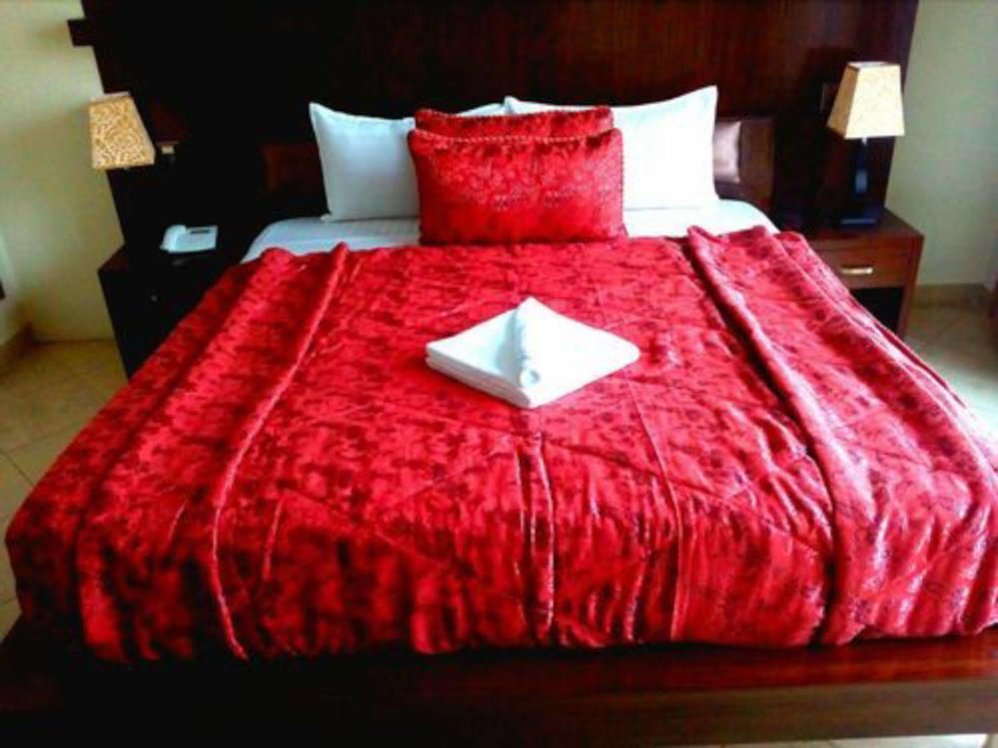 Bling Hotel International มุลตาน ภายนอก รูปภาพ