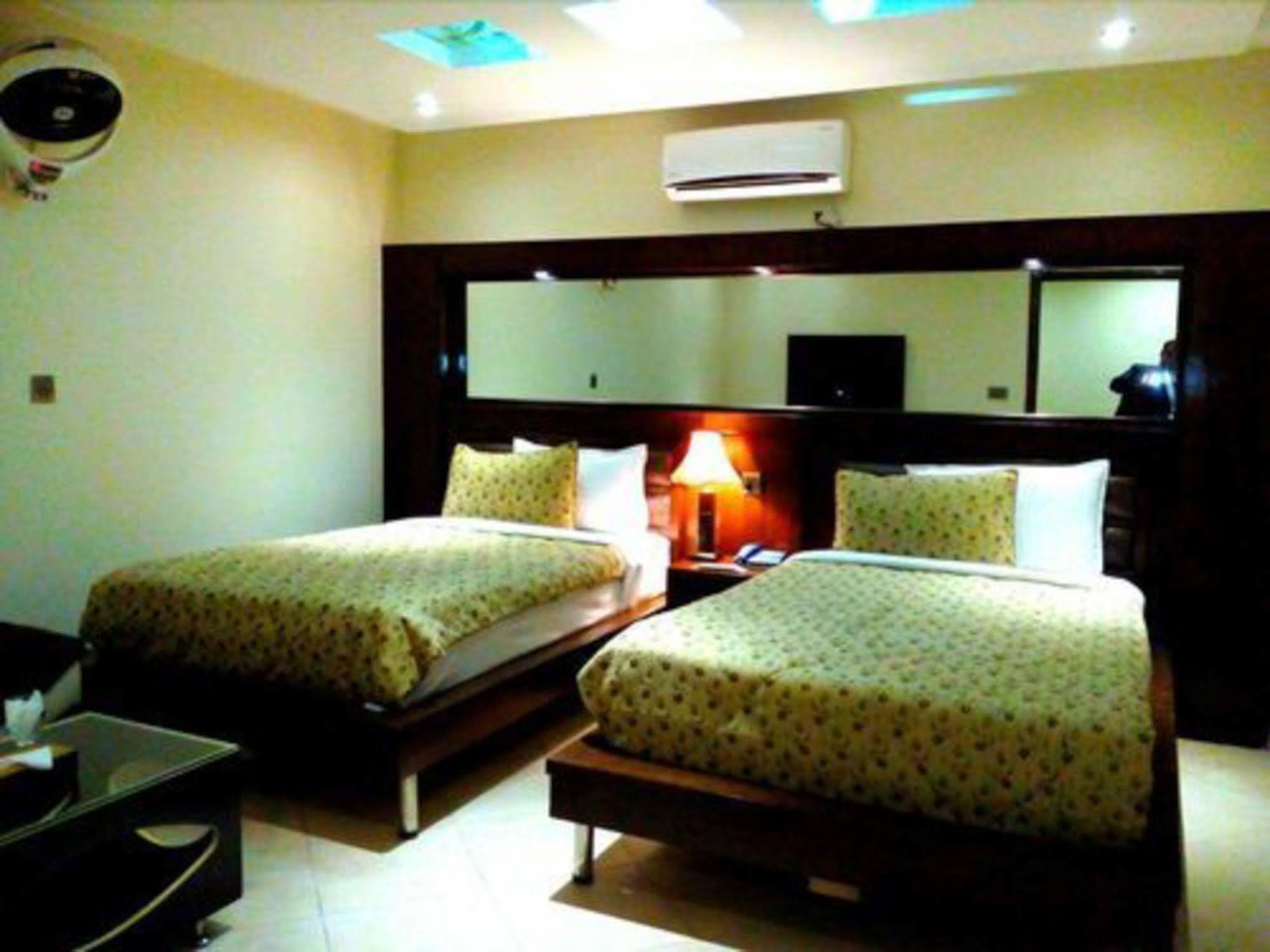 Bling Hotel International มุลตาน ภายนอก รูปภาพ